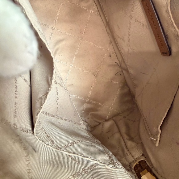 Michael Kors Jet Set Travel Medium Dome Crossbody Bag - Picture 14 of 16